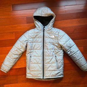 Boys The North Face Reversible Puffer Jacket - Size M (10/12)